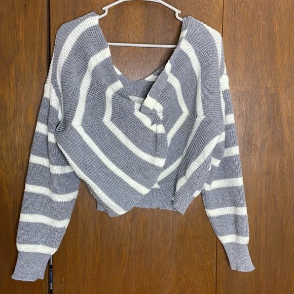 Womans Crop Top Sweater - Picture 2 of 3